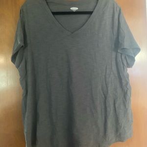 Women’s Dark Gray Old Navy V-Neck tee size xxl